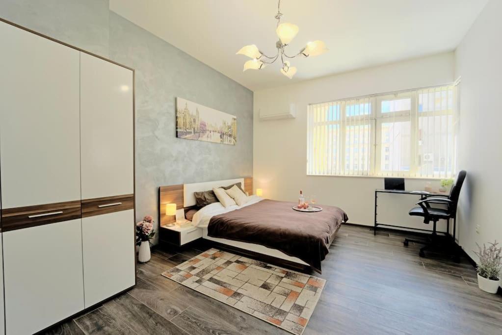 Cozy 2-Bedroom Flat In The Very Center Of Sofia Buitenkant foto
