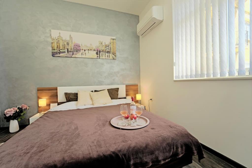 Cozy 2-Bedroom Flat In The Very Center Of Sofia Buitenkant foto